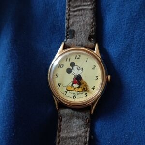 Vintage Walt Disney Mickey Mouse Watch